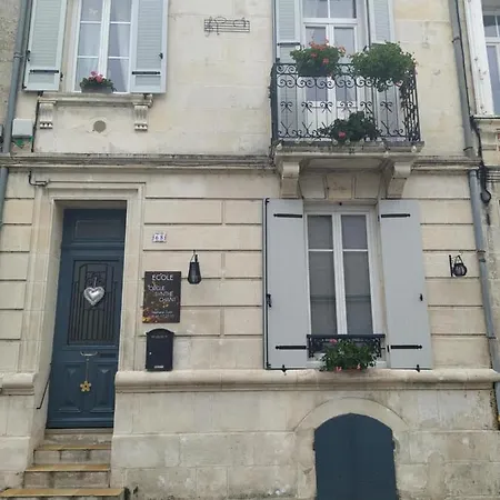 Studio Sympas A Saintes Exterior foto